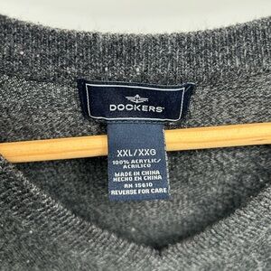 Dockers Men's Sweater Vest XL Gray V-Neck Sleeveless Knit Pullover Fall Winter